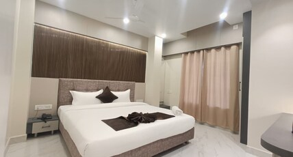 Hotel Neeom Room Type - Super Deluxe AC Room