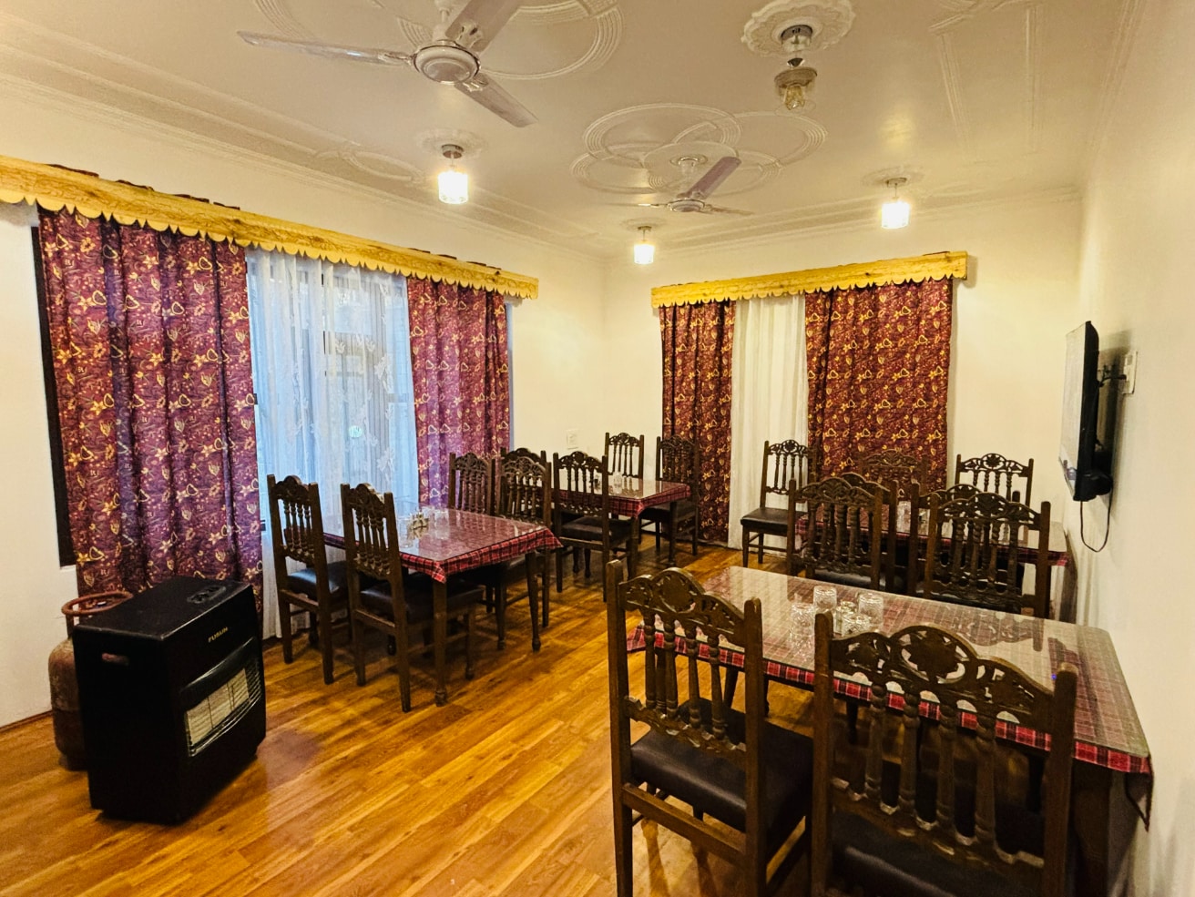Villa 11 near Dal Lake Srinagar - Tap to explore photos