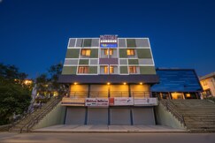 FabHotel Wagholi Inn