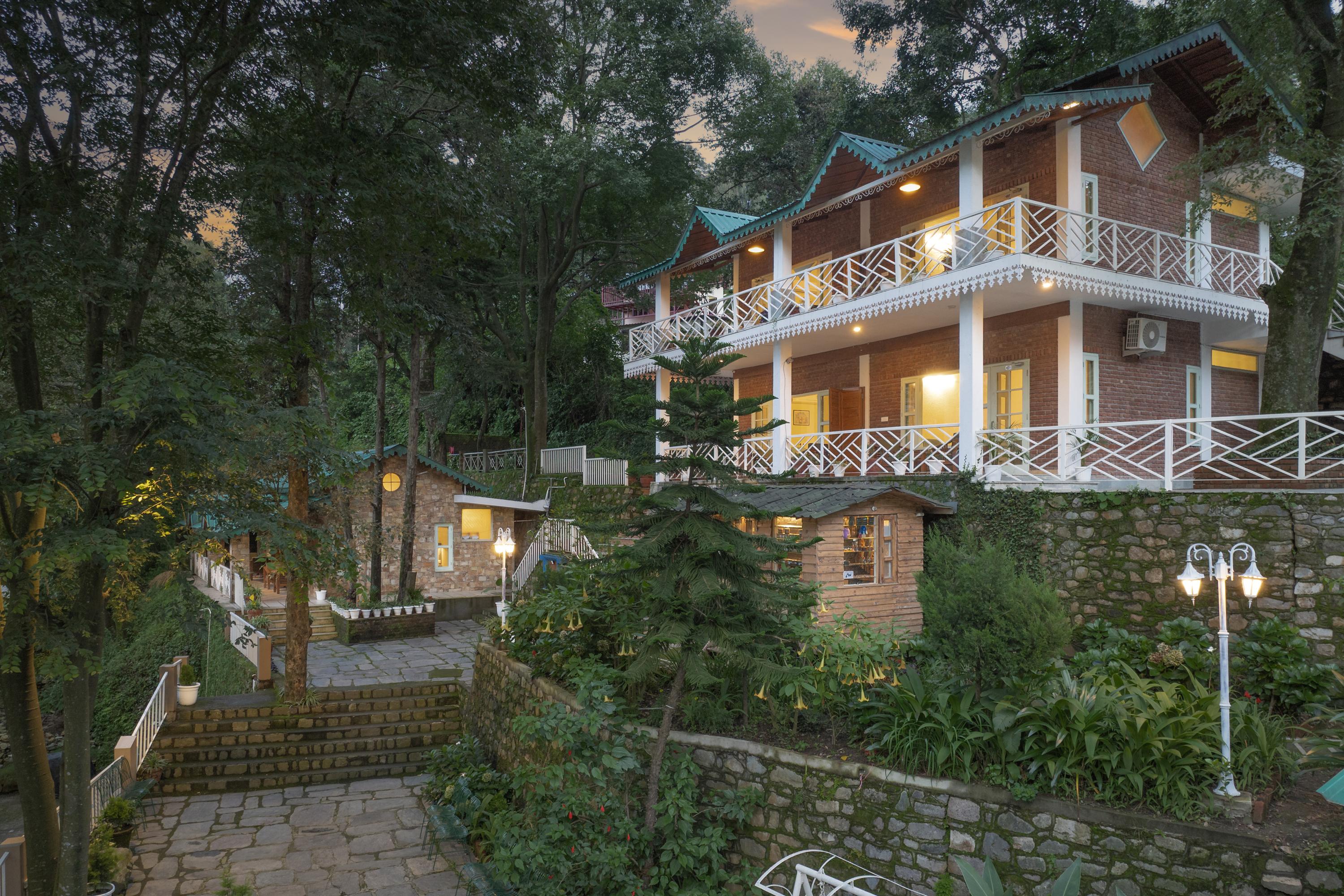 Echor Malusara Lakeview Retreat Bhimtal - Tap to explore photos