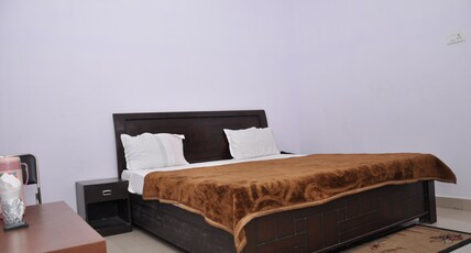 Hotel Udika Palace Room Type - Standard Room Non AC