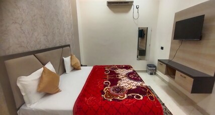 Hotel R K Grand Room Type - Deluxe Room