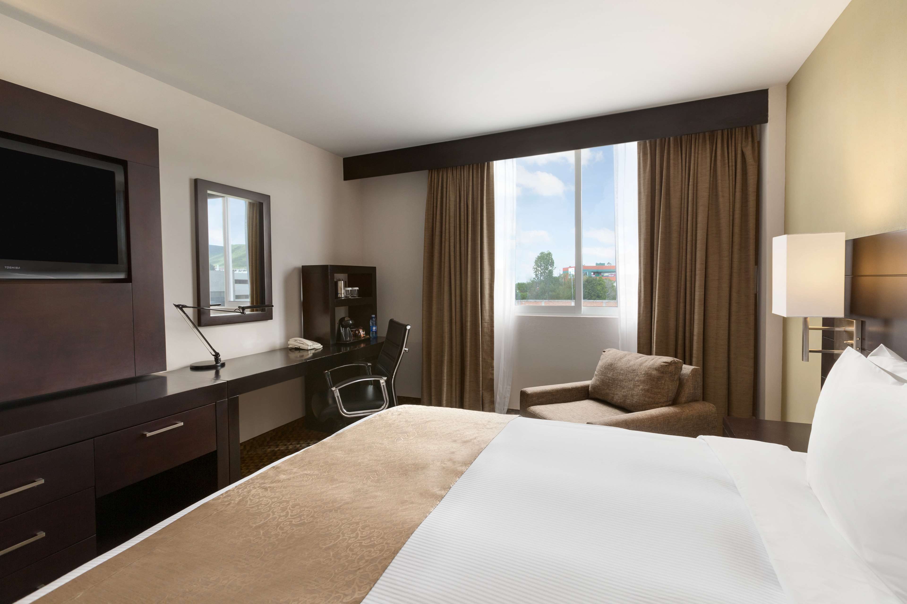 DoubleTree by Hilton Hotel Queretaro - Tap to explore photos