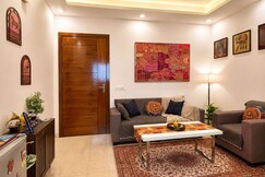 Photos of Niviora Cozy BHK Near Galleria IFFCO Metro DLF 4
