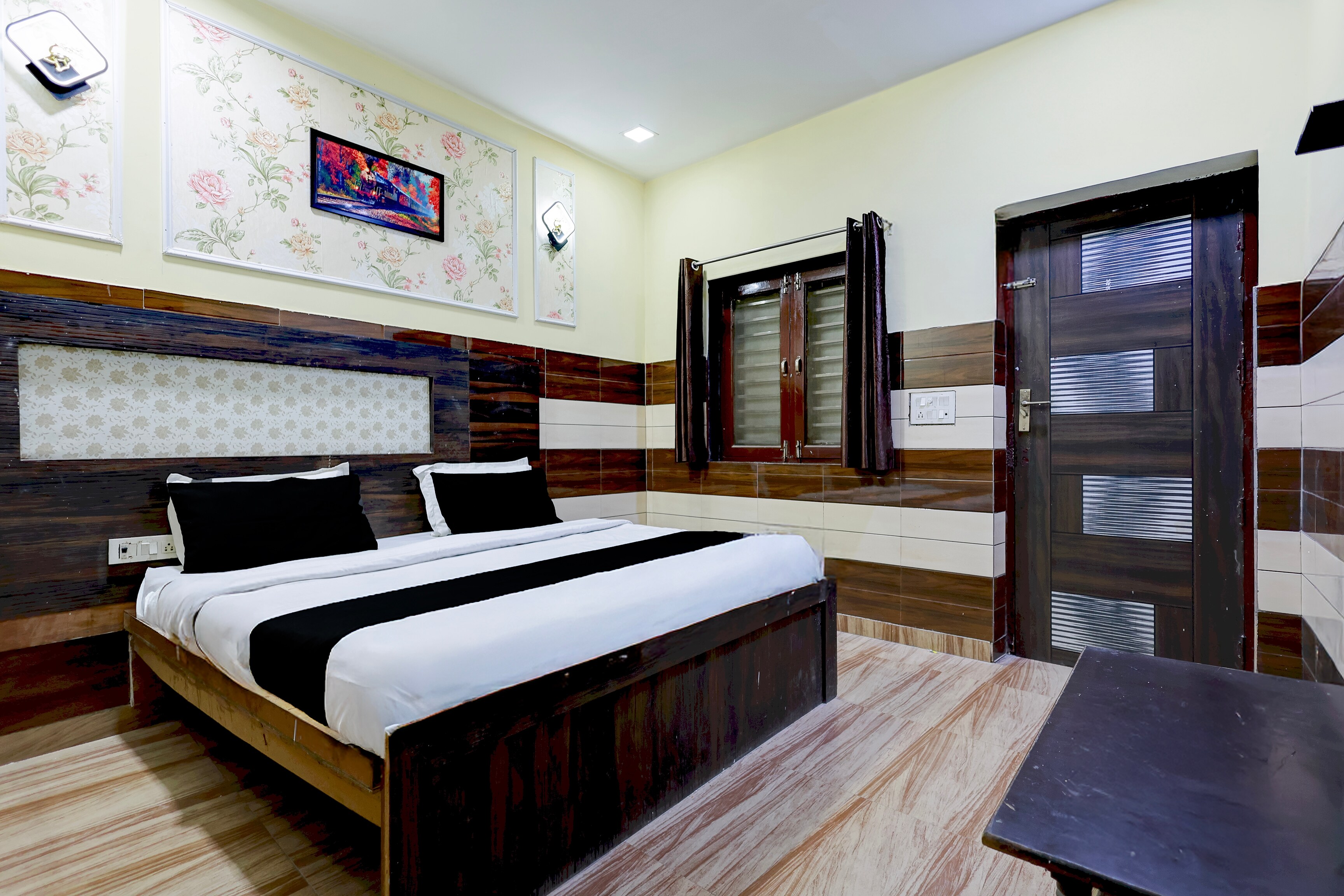 Hotel O The Moksh Hotel - Tap to explore photos