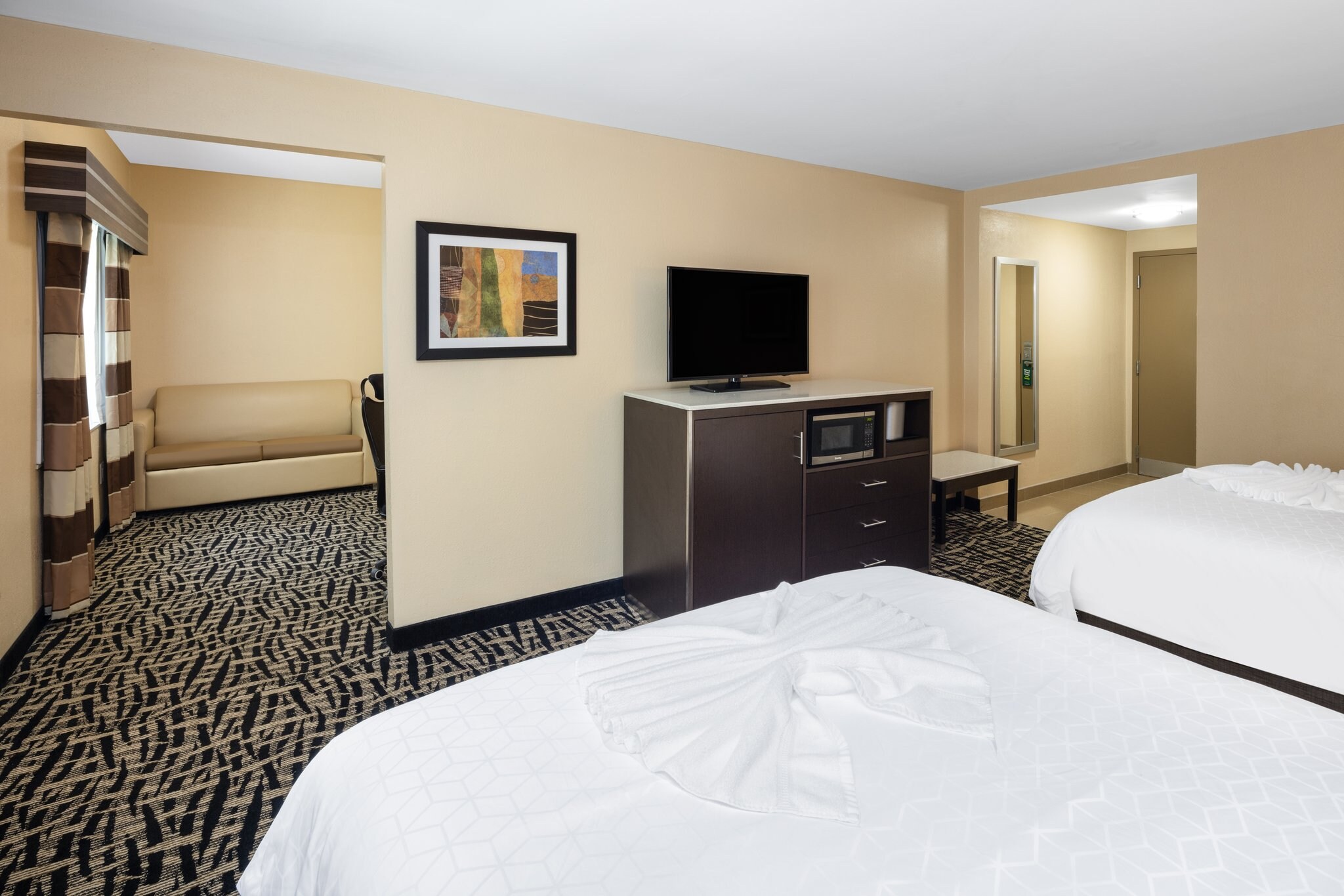 Holiday Inn - Poughkeepsie - Tap to explore photos