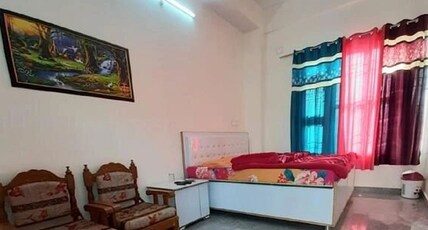 City Crown Guest House Room Type - Deluxe Room (A/C)