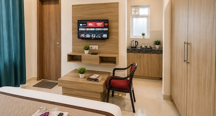 Akshay Dream Stay Room Type - King room with Balcony Akshay Dream Stay Room Type - King room with Balcony
