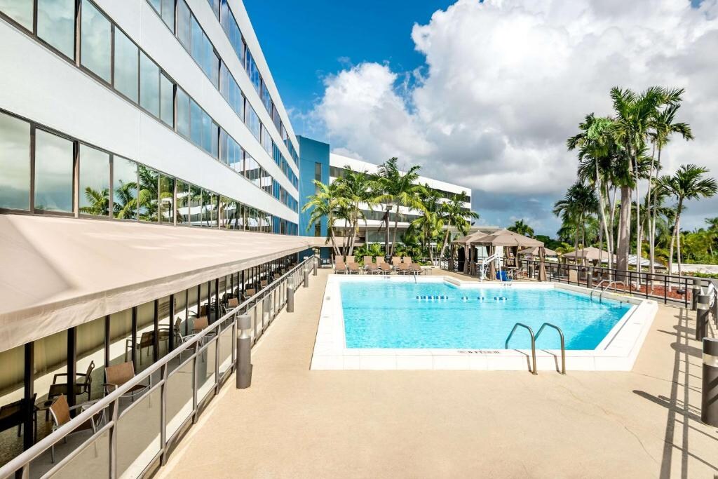 Sonesta Miami Airport - Tap to explore photos