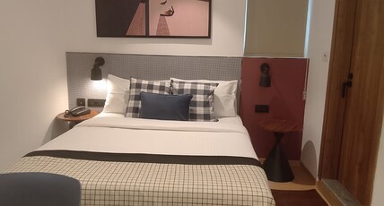 The Roost Room Type - Deluxe Triple Room