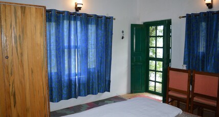 Divine Living | Villa with a Fish Pond Room Type - Divine Suite With Mountain View