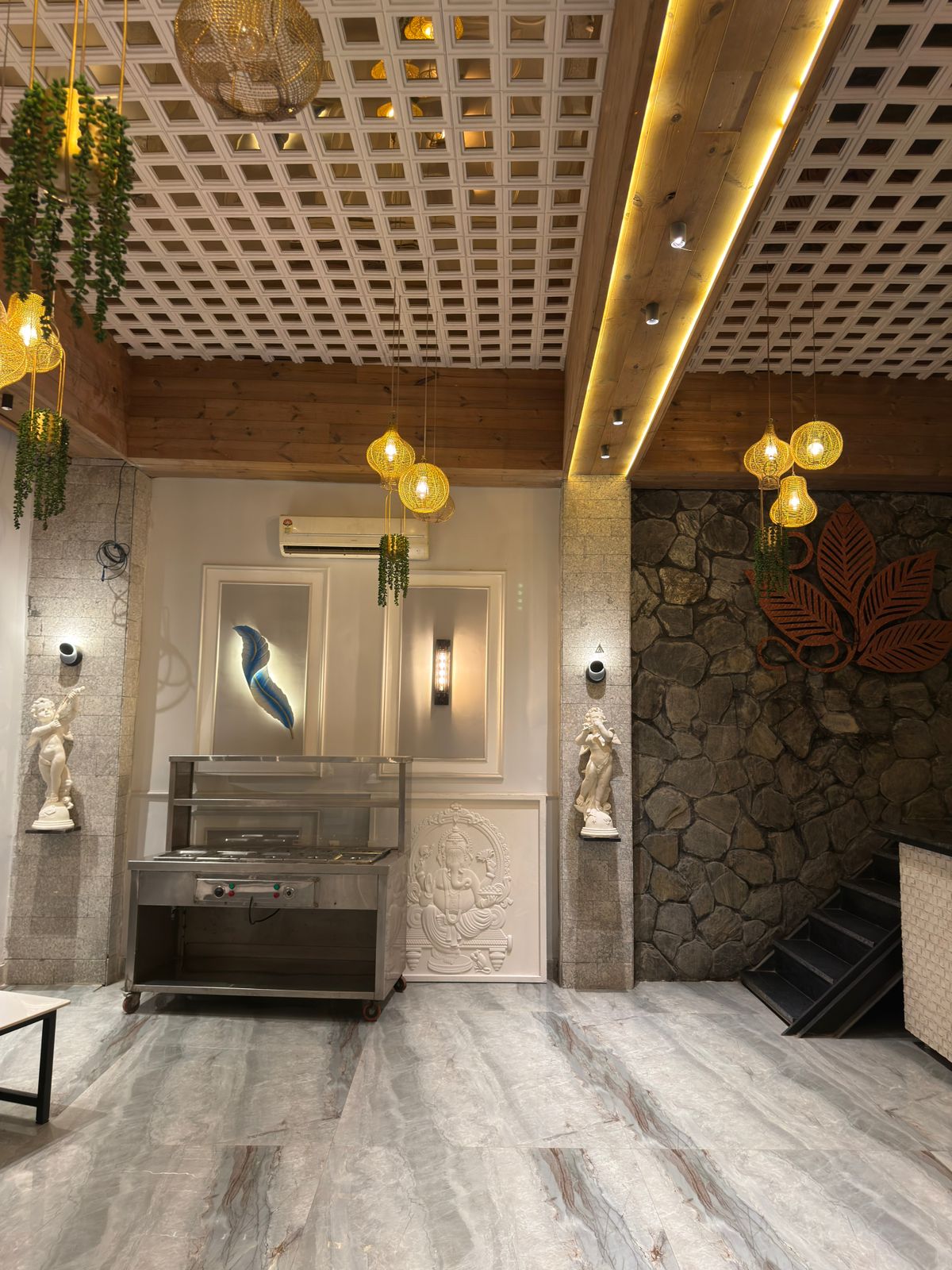 The Leaf Hotel - Tap to explore photos