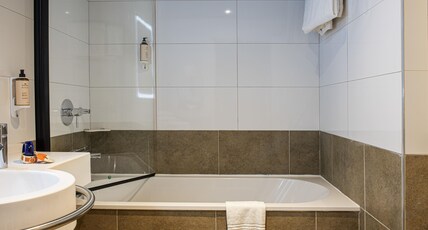 Mercure Carcassonne la Cite Hotel Room Type - Prvilege Room  two single beds and a pullout bed for 2 people