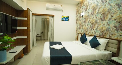 Hotel Amogh Room Type - Royal Deluxe Rooms