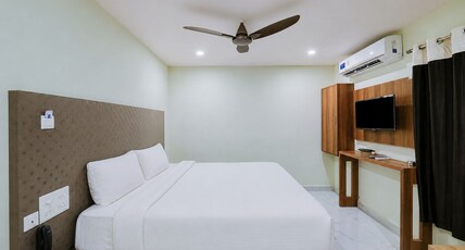 Hotel Mayuri Inn Room Type - Deluxe Room AC with Free Wi-Fi Hotel Mayuri Inn Room Type - Deluxe Room AC with Free Wi-Fi