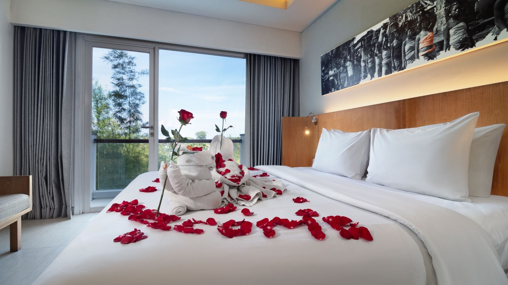 Kuta Galleria Hotel - Tap to explore photos
