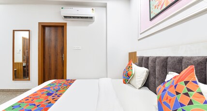 FabHotel Maruti - Near Jawahar Circle, Patrika Gate Room Type - Deluxe Room