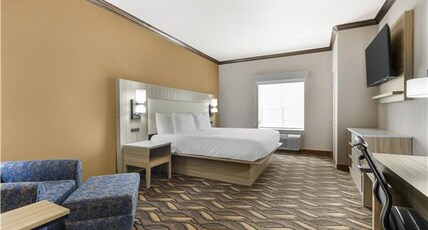 Best Western Red River Inn & Suites Room Type - 1 King Bed, Non-Smoking, High Speed Internet Access, Microwave And Refrigerator, Coffee Maker, Haird Best Western Red River Inn & Suites Room Type - 1 King Bed, Non-Smoking, High Speed Internet Access, Microwave And Refrigerator, Coffee Maker, Haird