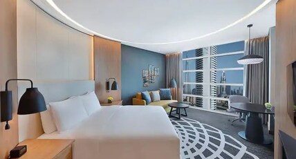 DoubleTree by Hilton Dubai - Business Bay Room Type - KING ROOM WITH BURJ KHALIFA VIEW