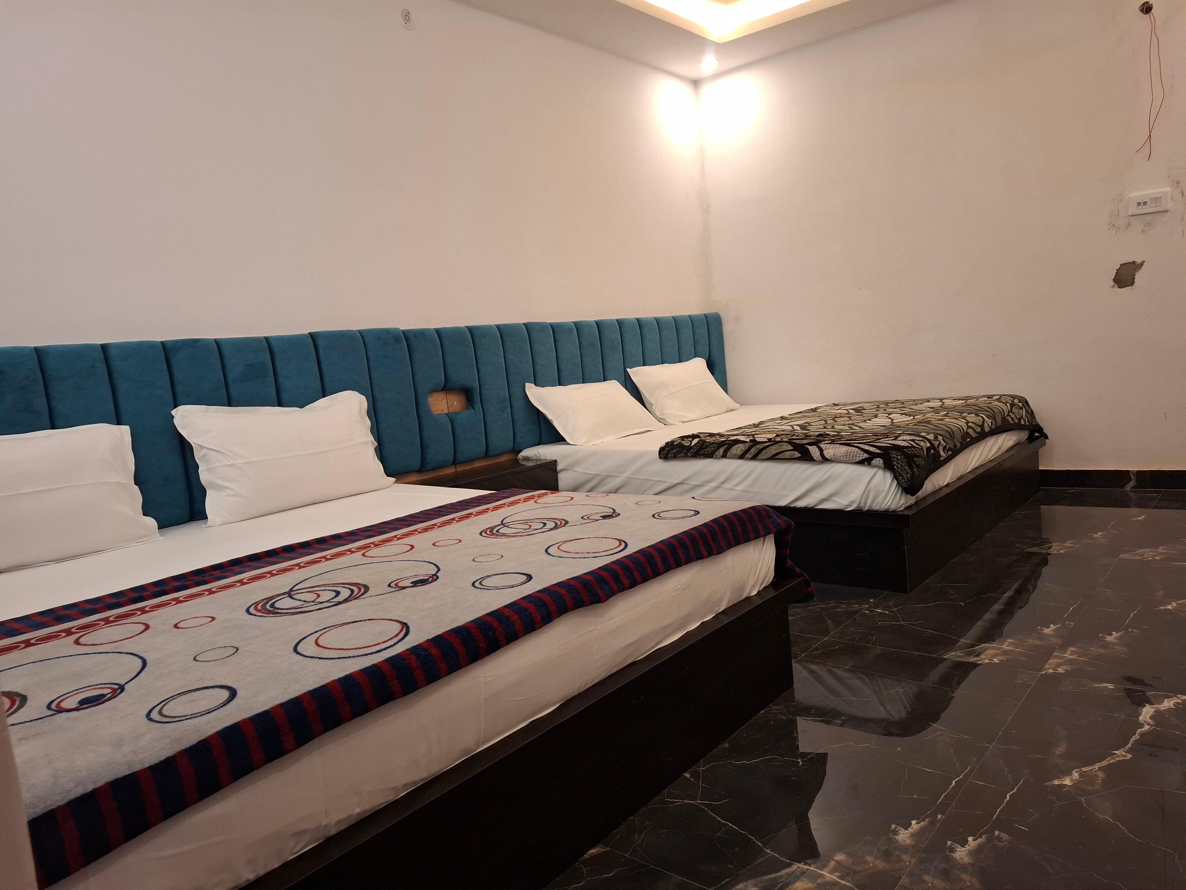 Hotel keshri Nandan - Tap to explore photos