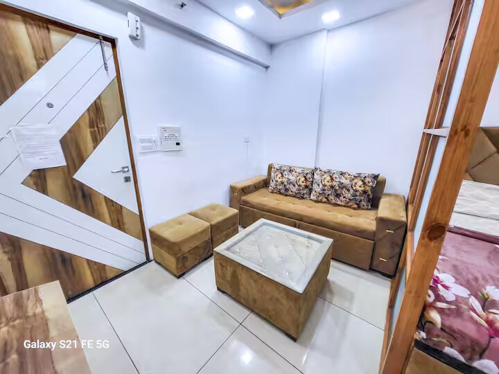 VacationBuddy Lavish Studio Apartment Central Delhi - Tap to explore photos