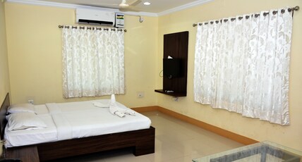 Nirupama Kapilas Room Type - Deluxe Non AC