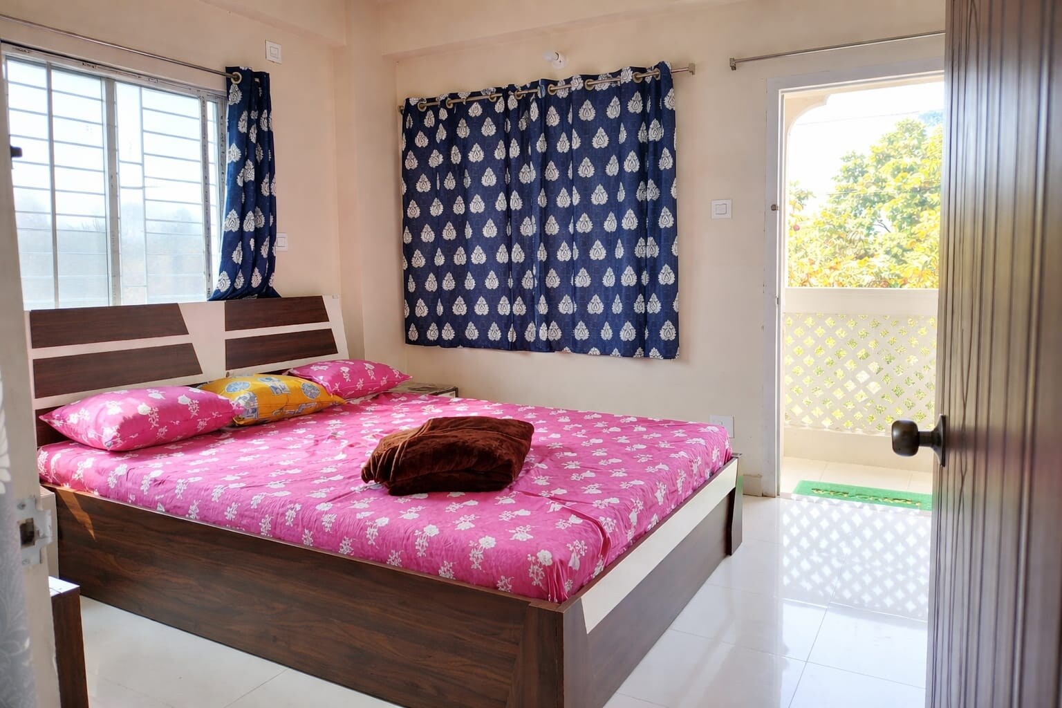 Arjun Niwas || Entire 2BHK Cozy Place - Tap to explore photos