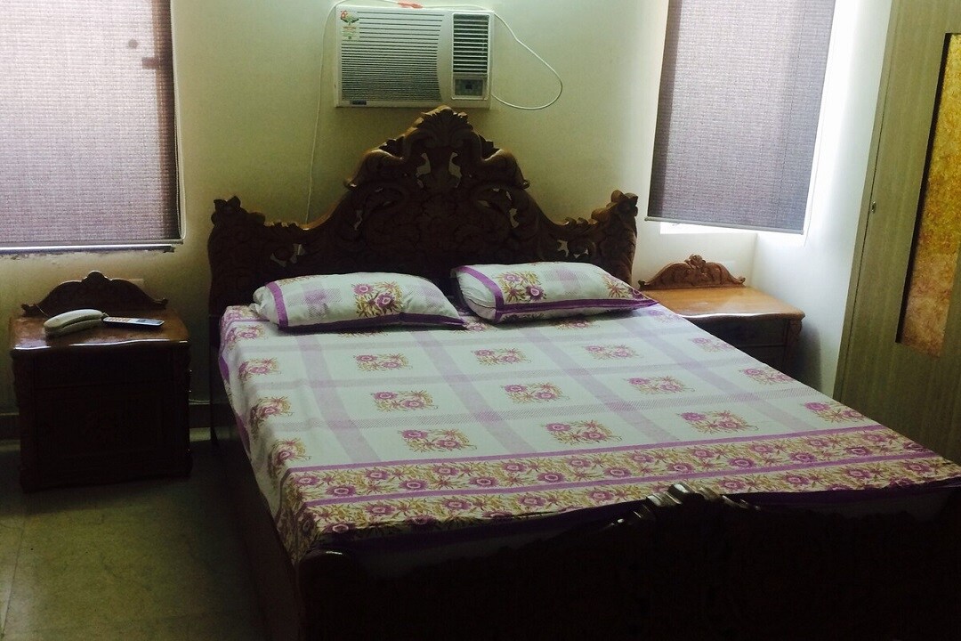 Penthouse - Tap to explore photos