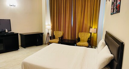 SALUJA HOTELS Room Type - Executive Room