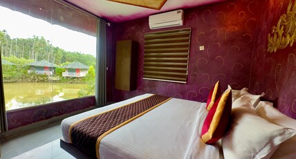 Mountain Pond Resort Room Type - Lake View Family Cottage