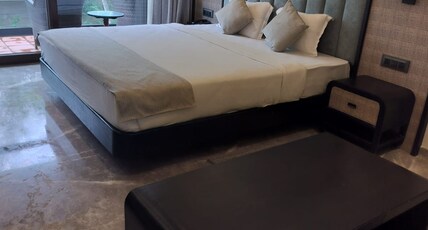 10th Milestone Resort Room Type - Suit Room