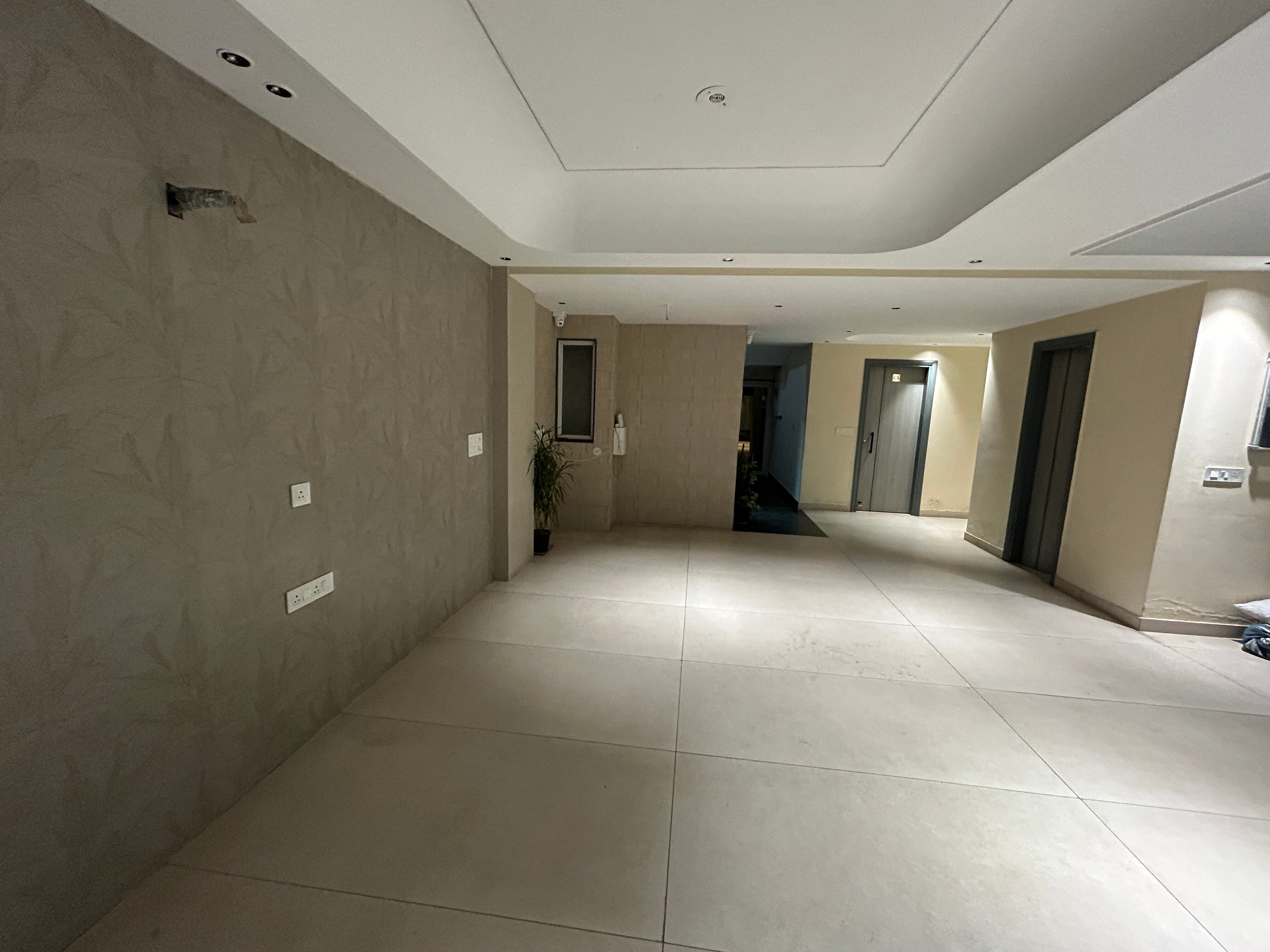 Luxury Studio Near Medanta - Tap to explore photos