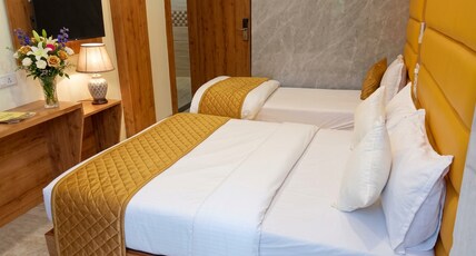 Hotel National - Grant Road Room Type - Deluxe Triple Room
