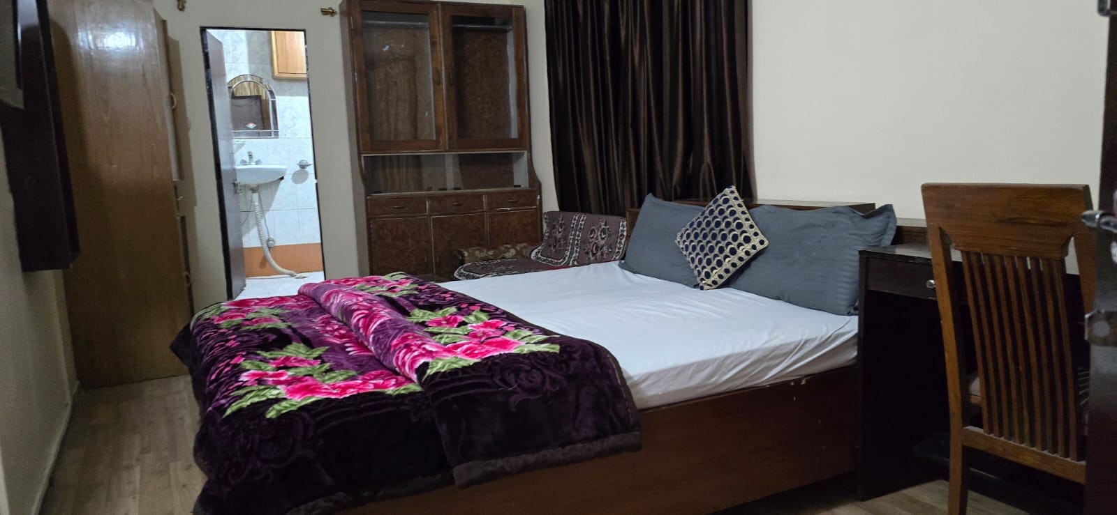 Sai Sadan Cottage - Tap to explore photos