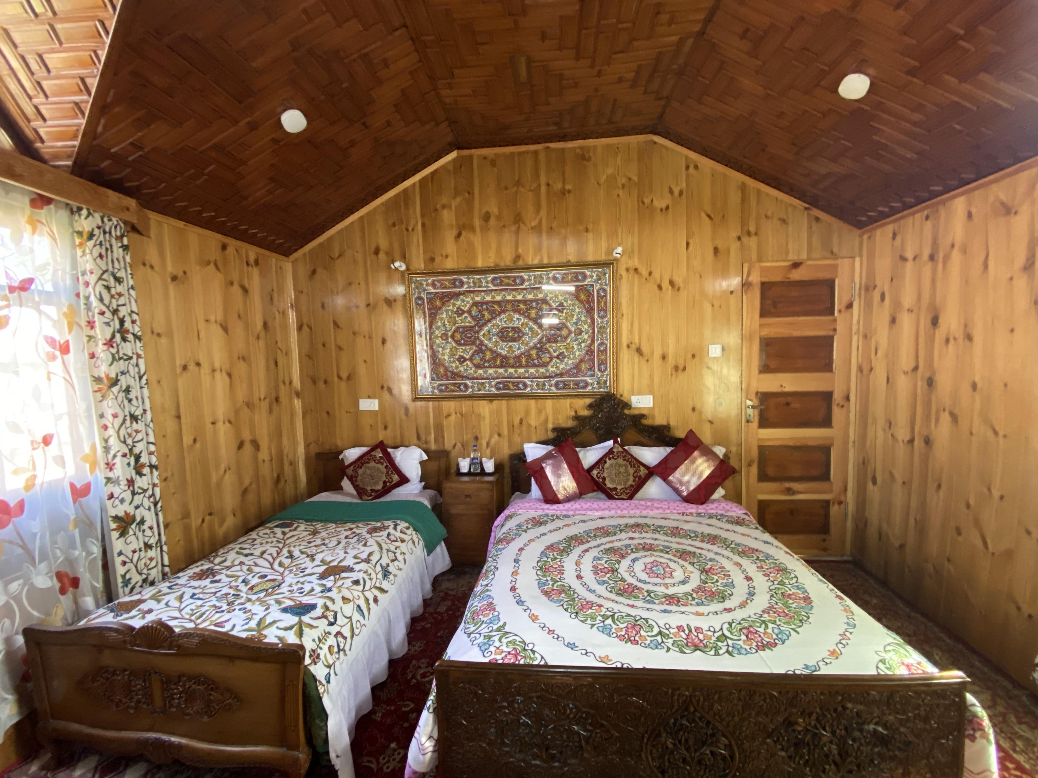 Houseboat New Ara Bella - Tap to explore photos