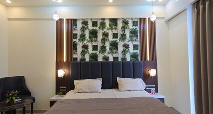 Vista Luxury Stay | Omaxe Hazratganj Room Type - Vista Studio | Park View