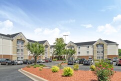 Candlewood Suites Huntersville-Lake Norman Area, an IHG hotel