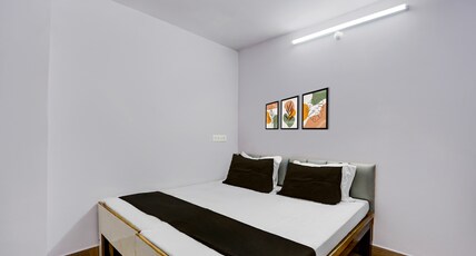 SPOT ON Stay In Banarasiya Room Type - Classic