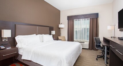 Holiday Inn Express Hotel & Suites Glasgow Room Type - 1 King Standard Communications Mobility Accessible