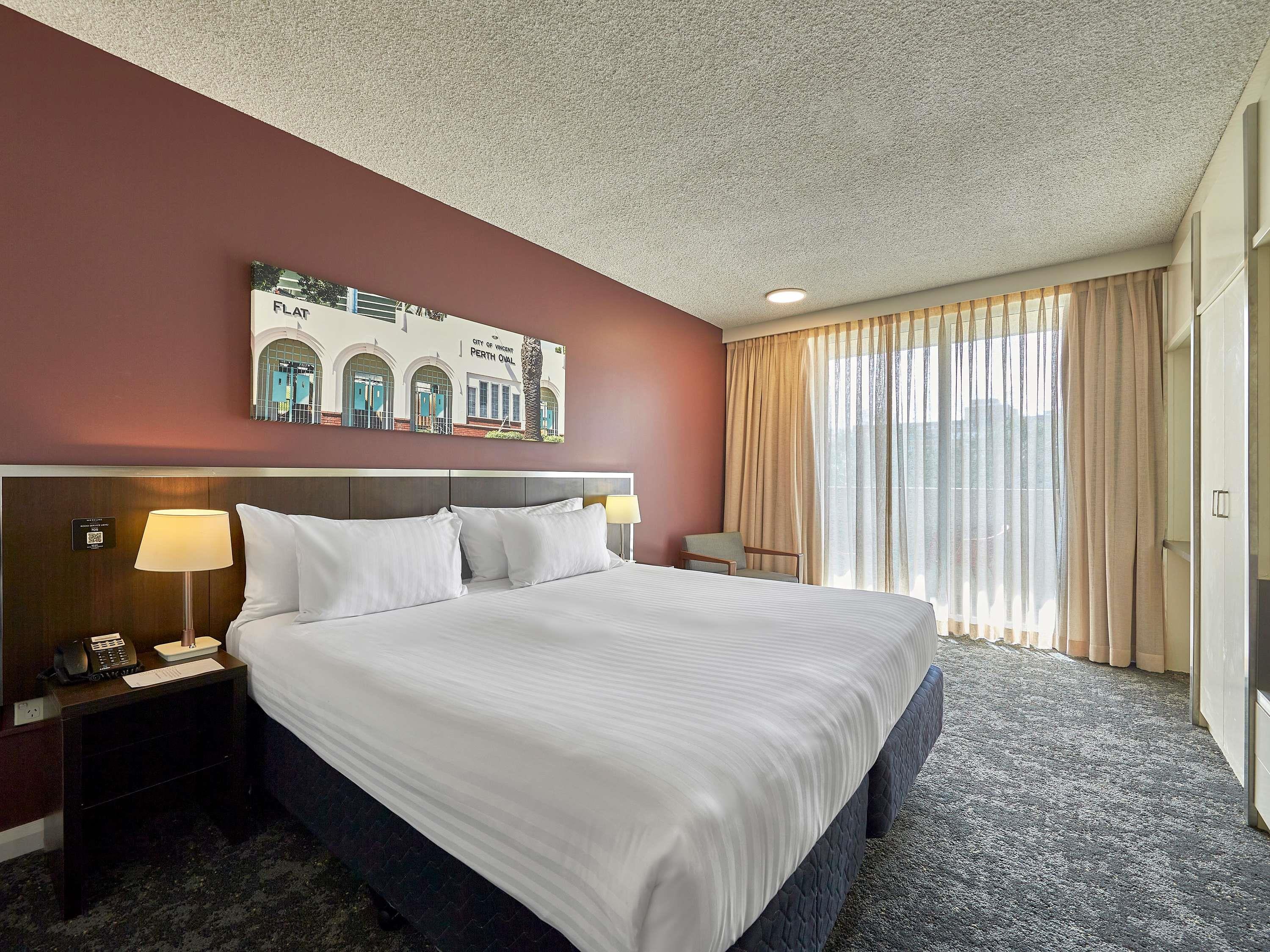 Mercure Perth On Hay - Tap to explore photos