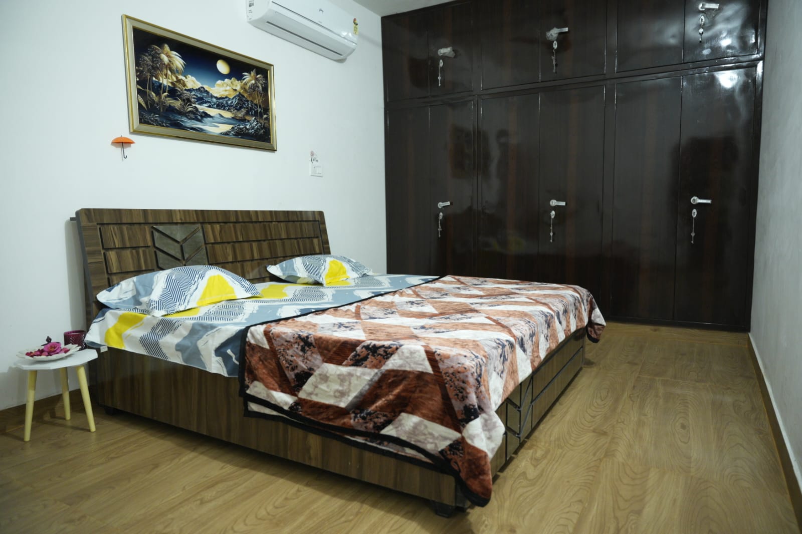 Happy Nest Home Stay - Tap to explore photos