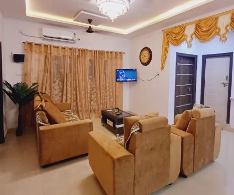 Ritzy 3bhk(silver sky home stays) with A/C. - Tap to explore photos