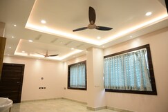 Stay Home Shree Niwas 50M From Puri Bus Stand