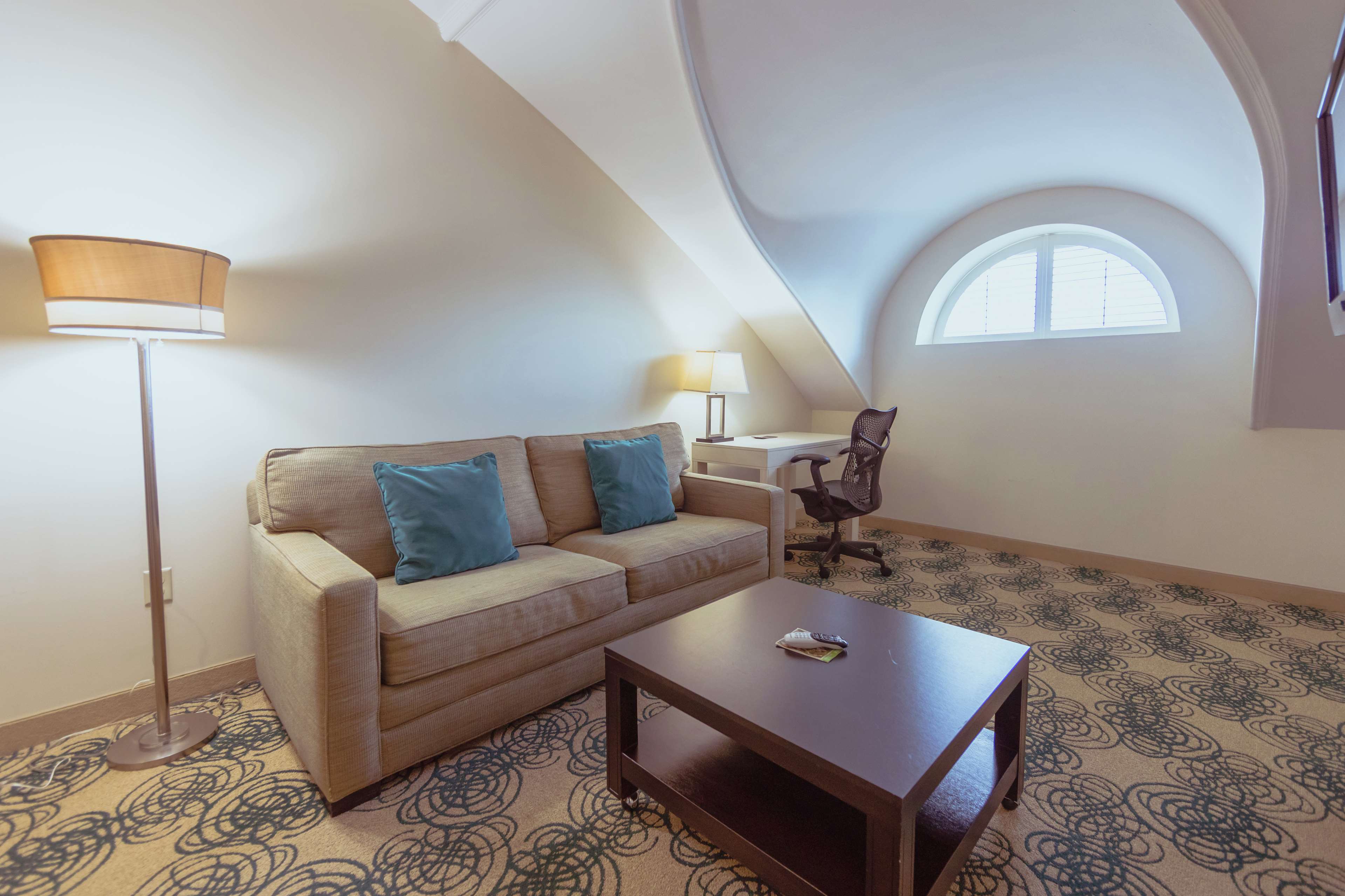 Hotel Skyler Syracuse Tapestry Collection by Hilton - Tap to explore photos