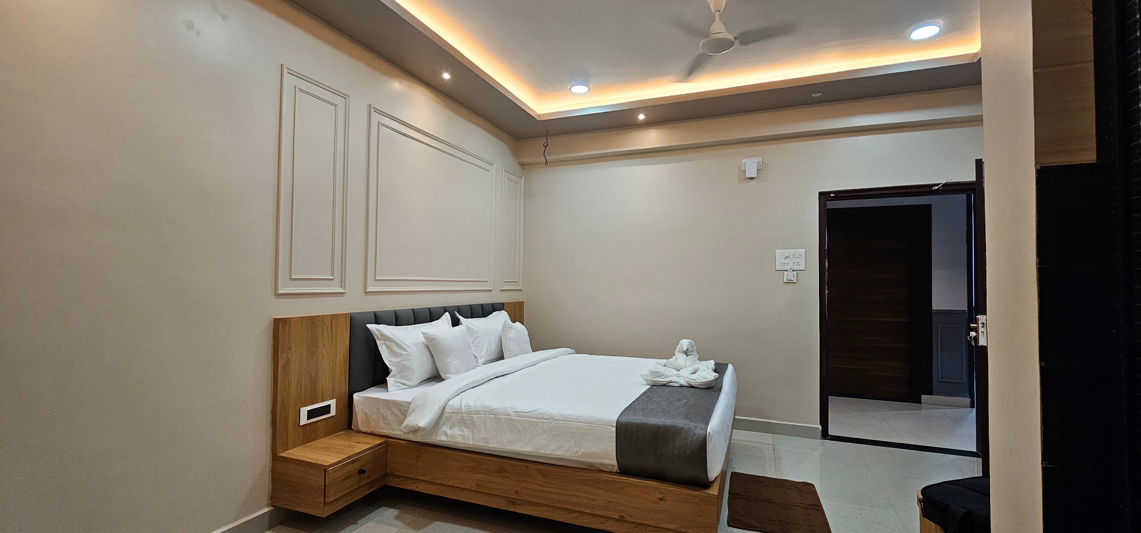 Hotel The Devaraj - Tap to explore photos