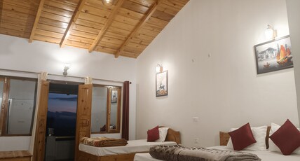 Binsar View Homestay Room Type - Triple Bed Room