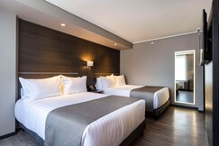 Ola Santiago Providencia, Tapestry Collection by Hilton