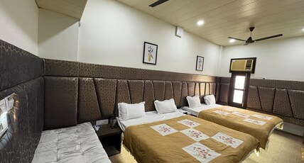 Hive Hotel Room Type - Family Room with King Bed