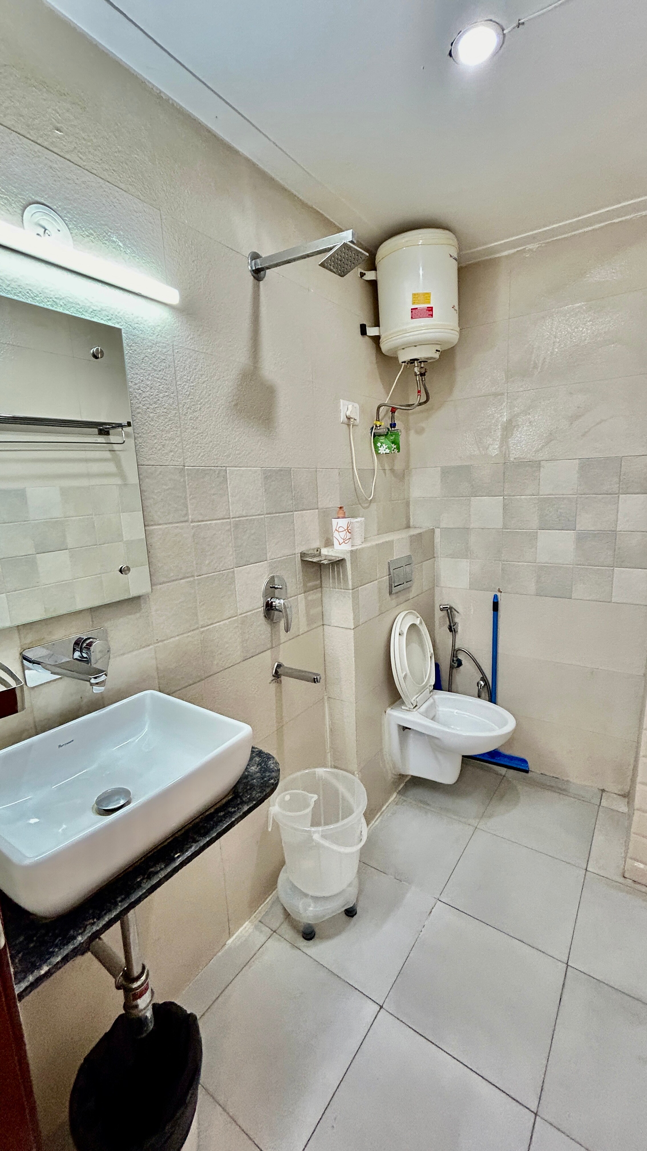 Aura Luxury Studio Near Artemis Hospital - Tap to explore photos