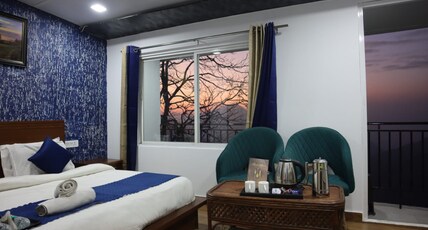 Hotel Everest Highland Room Type - Premium Double Bed Room With Balcony